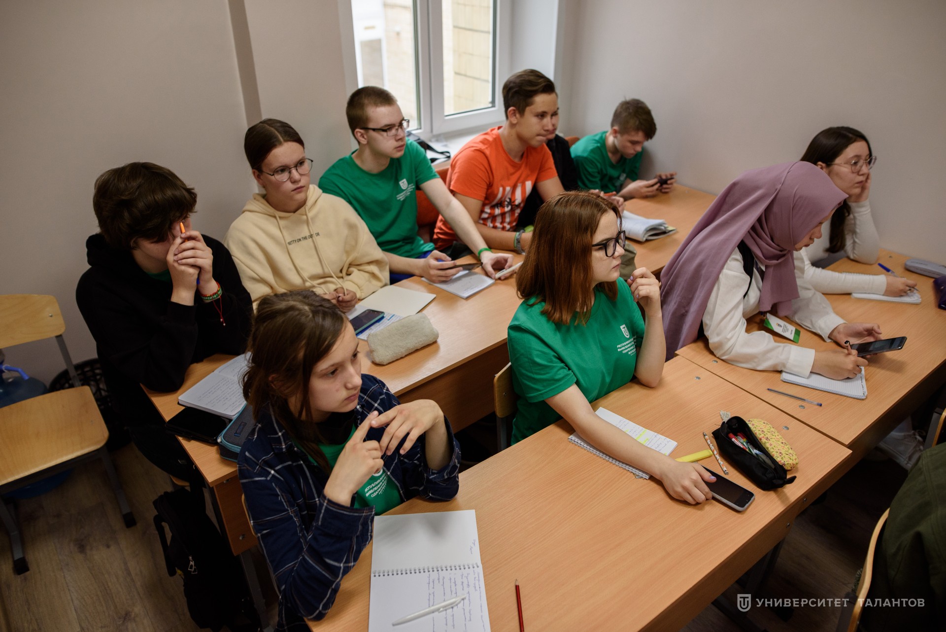 Школьники Татарстана изучают птиц, насекомых и растения в полевых условиях