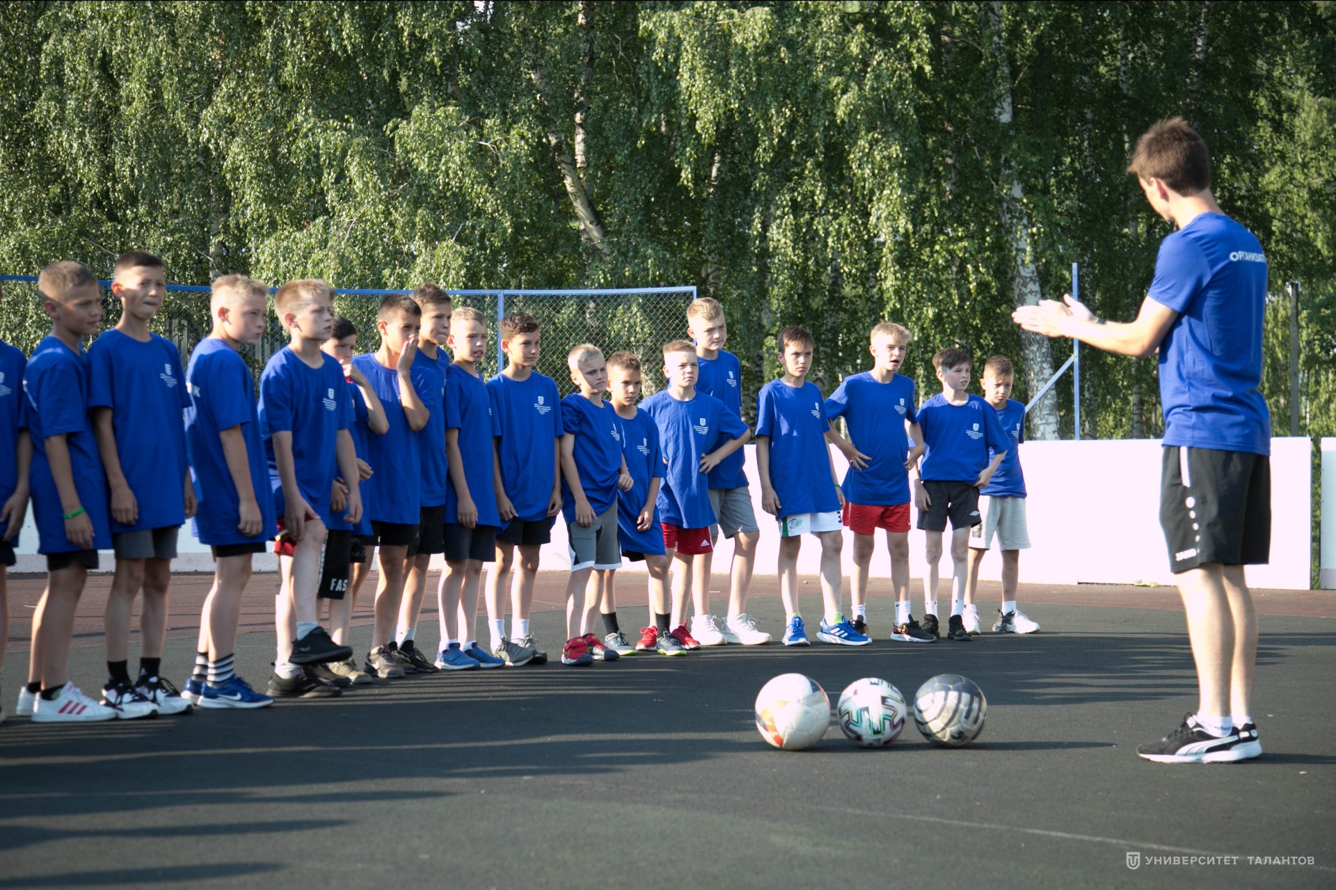 На спортивной базе «Динамо» проходит июньская профильная программа по футболу «Путь Чемпиона»